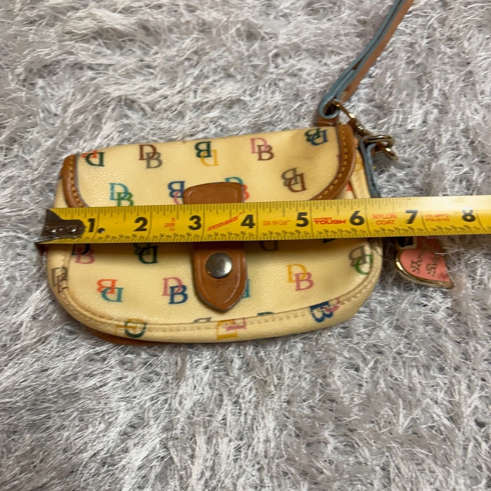 Dooney & Bourke Tan Multicolor Wristlet - Picture 3 of 6